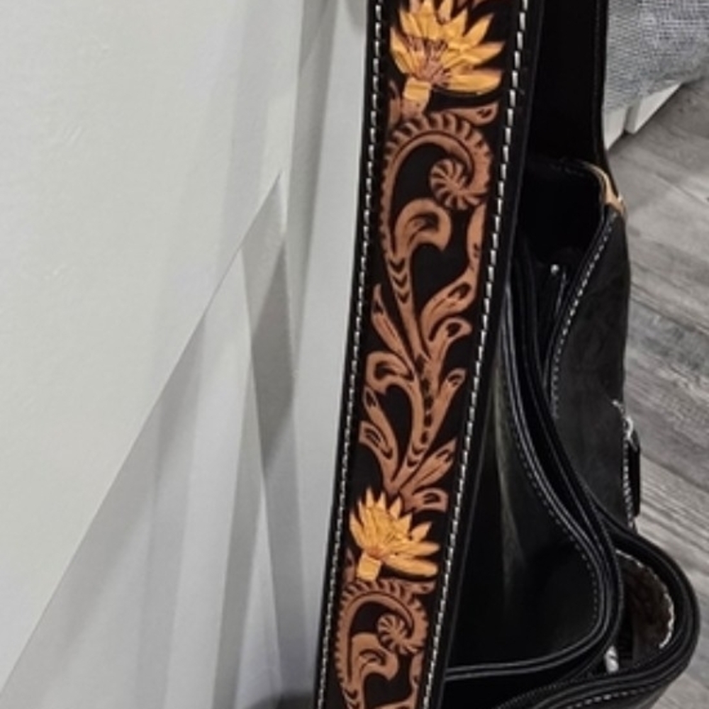 Woman's Black/Brown Leather- Like Purse With Flowers On Handles, Size 21x12x5 - Picture 4 of 12
